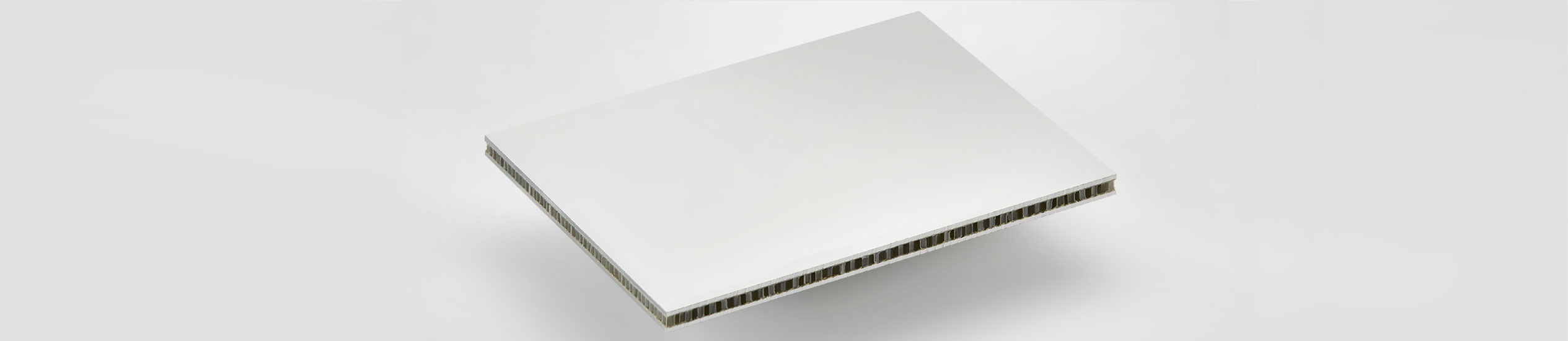 PANEL SANDWICH COMPOCEL®  ALP es un panel sándwich con chapas de aluminio y nùcleo de polipropileno.